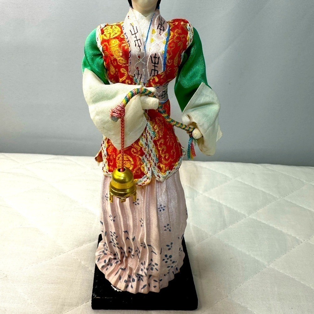 Vintage Oriental Japanese Geisha Girl Doll Figurine On A Stand 8.5” Kimono Dress - Picture 6 of 7